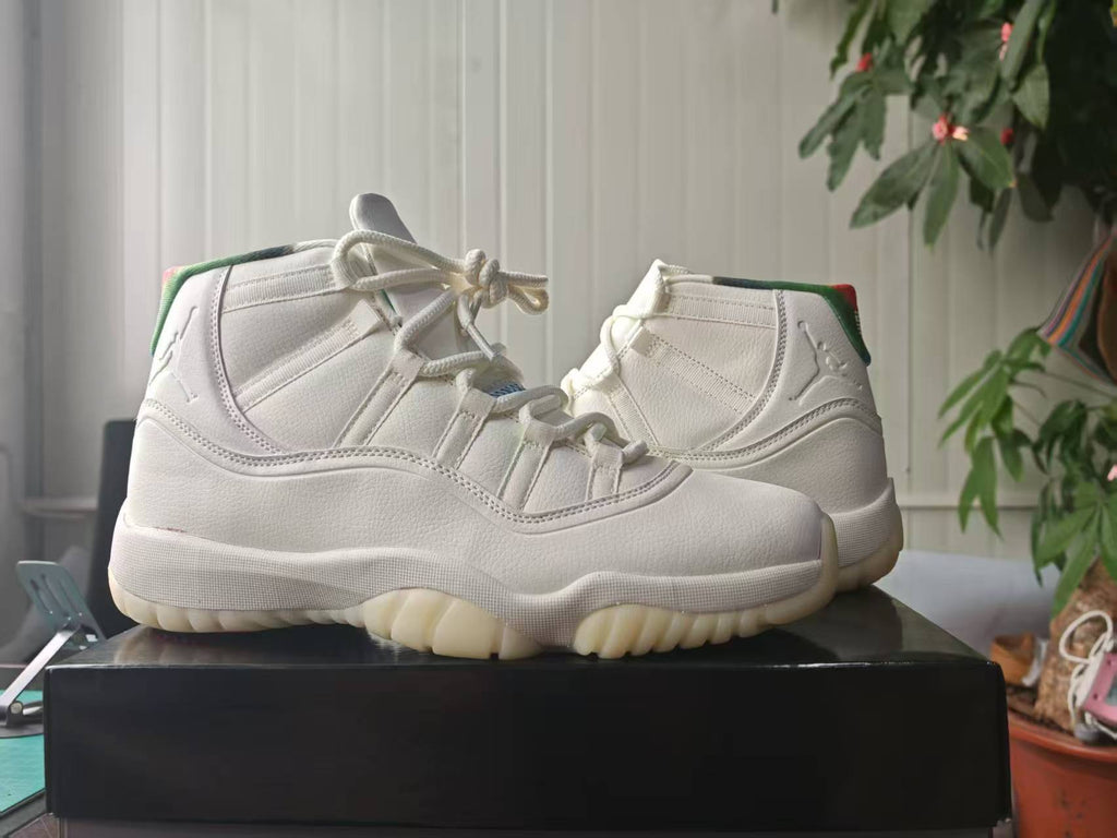 Air Jordan 11 Retro Sail | Royal Folio | IO8959-133