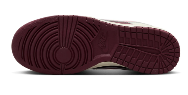 Nike Dunk Low Premium 'Valentine's Day 2023' | Sweet Rendezvous | DR9705-100